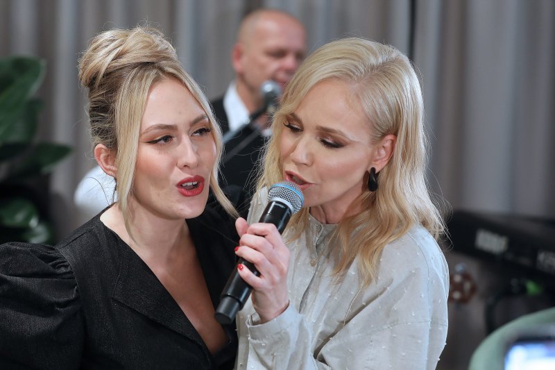 Albina, Jelena Rozga