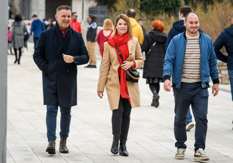 Atmosfera na ulicama Šibenika i Adventuri prije dočeka Nove godine (2)