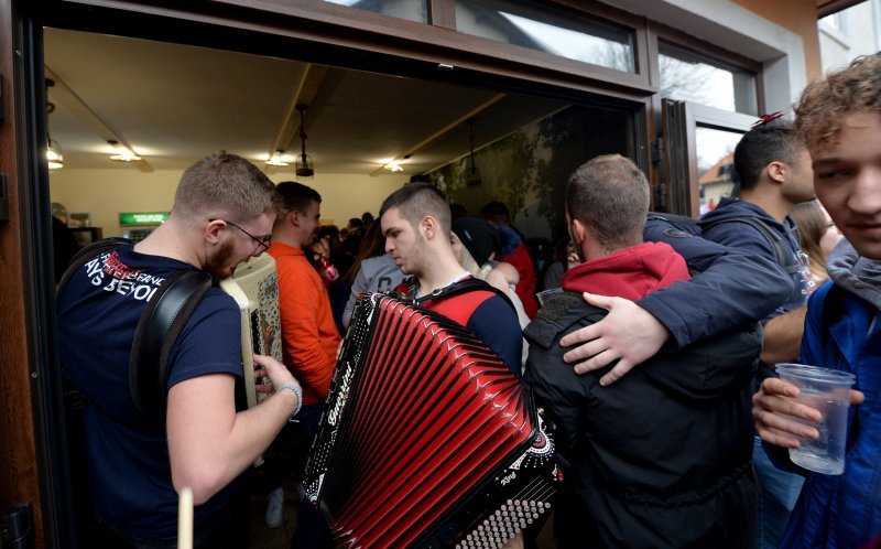 Tradicionalni podnevni ispraćaj stare i doček nove godine u Fužinama (2)