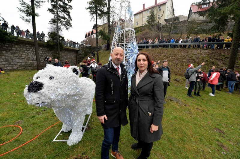 Tradicionalni podnevni ispraćaj stare i doček nove godine u Fužinama (2)