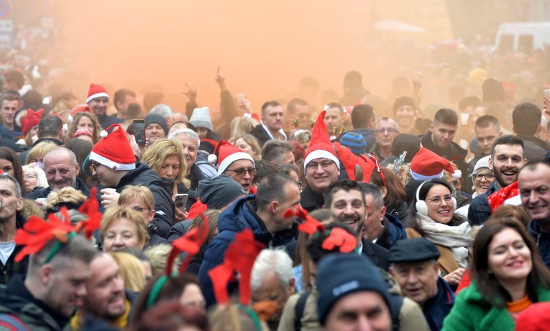 Tradicionalni podnevni ispraćaj stare i doček nove godine u Fužinama (2)