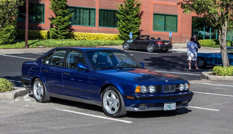 BMW M5 (E34)