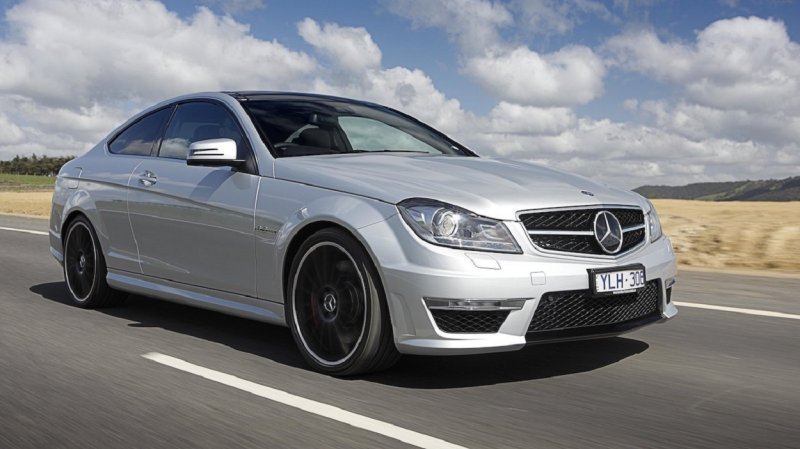 Mercedes-Benz C63 AMG V8