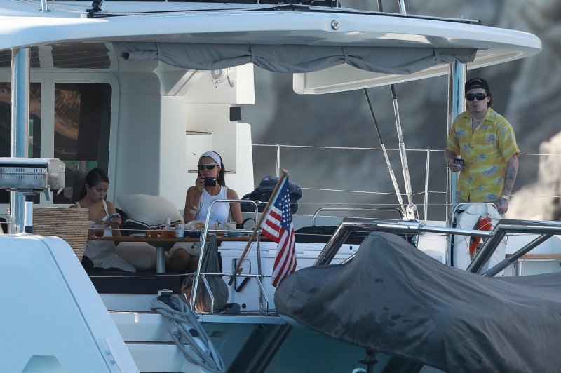 Selena Gomez s Beckhamovima na jahti