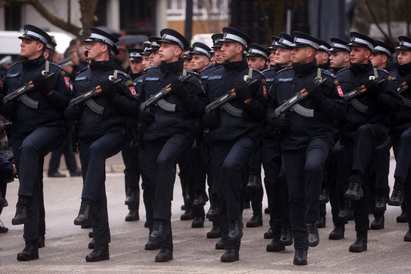 Defile povodom neustavnog Dana Republike Srpske