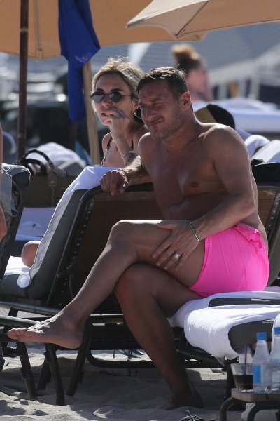 Francesco Totti s djevojkom na plaži