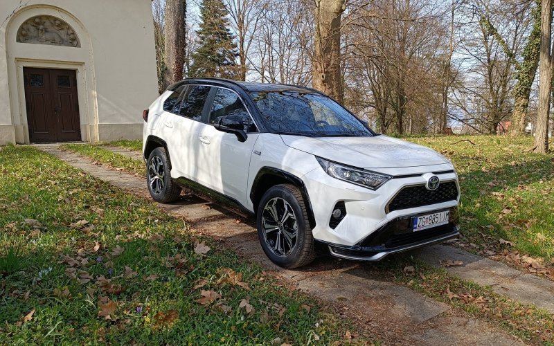 Toyota RAV4 Plug-in 2.5 HSD AWD 5 D e-CVT Style