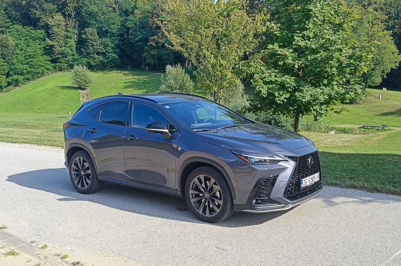 Lexus NX 450h+ AWD 5D E-CVT F Sport