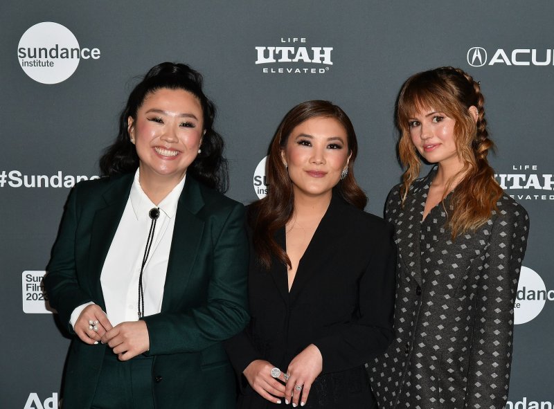 Sherry Cola, Ally Maki i Debby Ryan