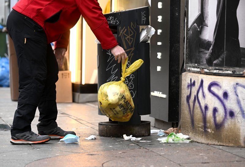 Zagreb zatrpan smećem zbog štrajka radnika Čistoće