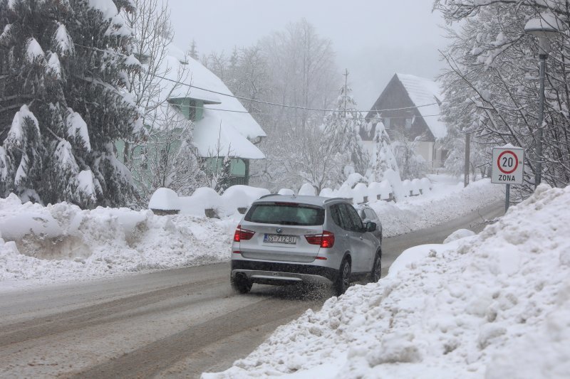 Novi snijeg kod Plitvičkih jezera