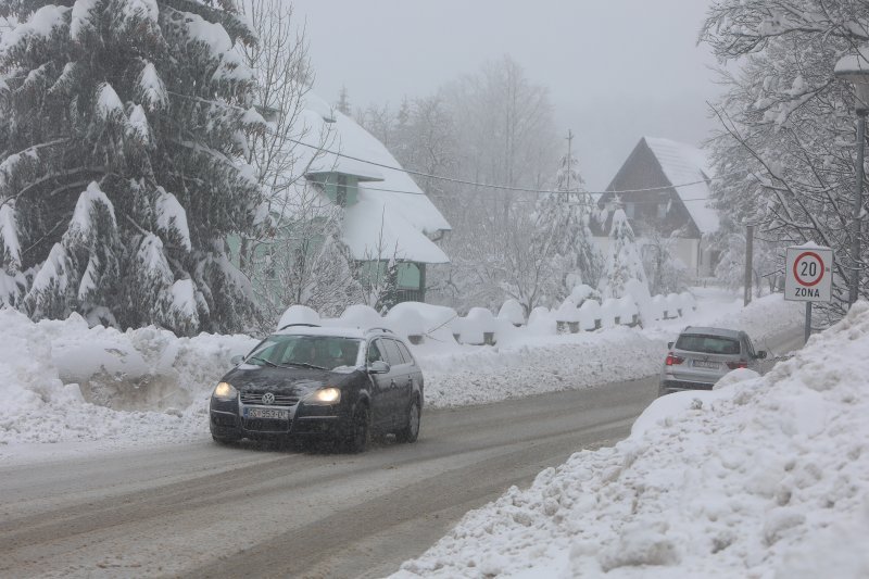 Novi snijeg kod Plitvičkih jezera