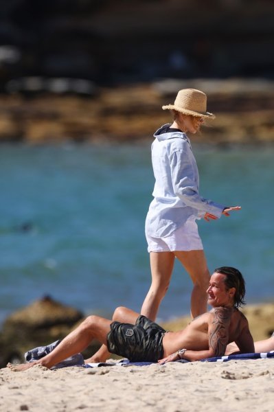 Nicole Kidman i Keith Urban na plaži