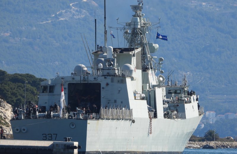 Brod kanadske mornarice HMCS Fredericton u Splitu