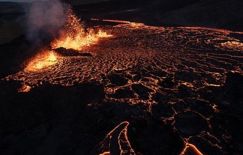 Erupcija vulkana Meradalir na Islandu