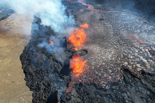 Erupcija vulkana Meradalir na Islandu