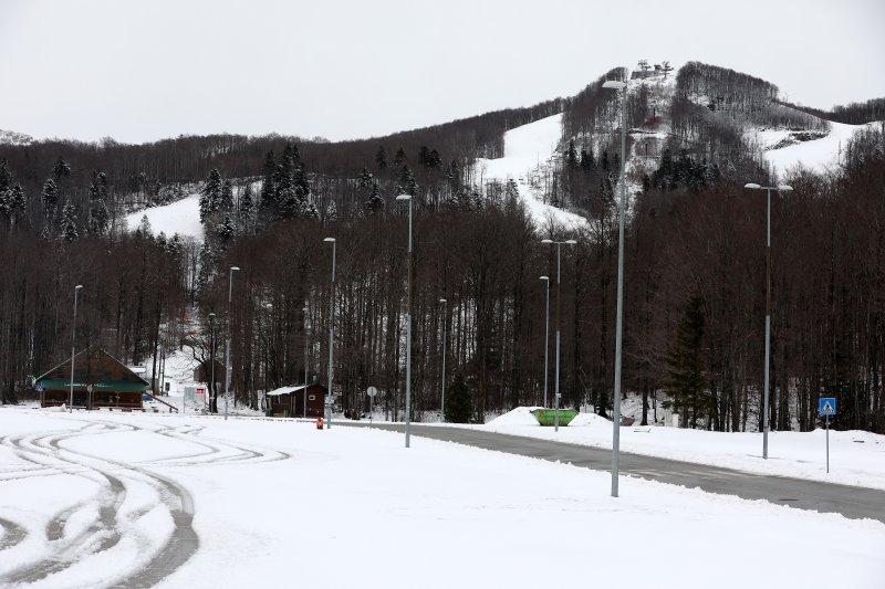 Snijeg je zabijelio skijalište Platak