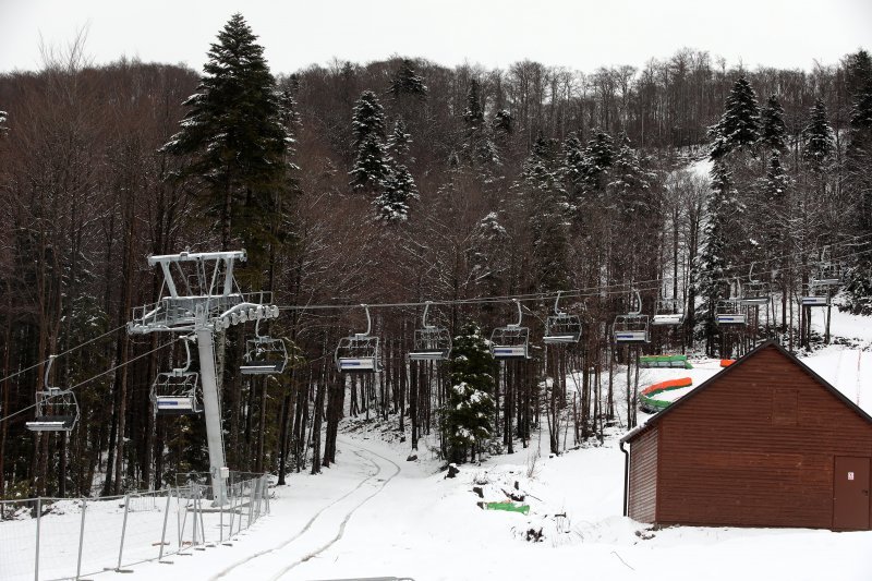 Snijeg je zabijelio skijalište Platak