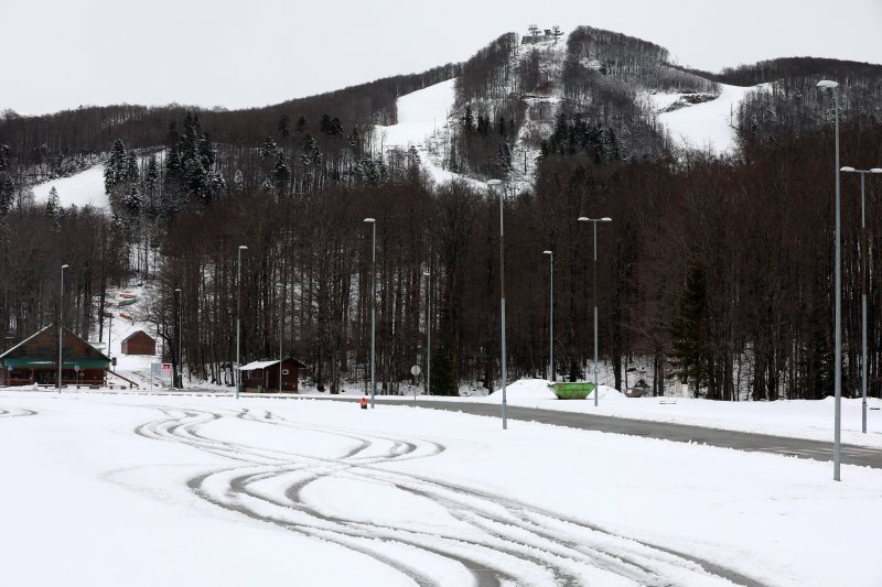 Snijeg je zabijelio skijalište Platak