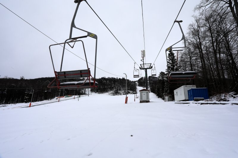 Snijeg je zabijelio skijalište Platak