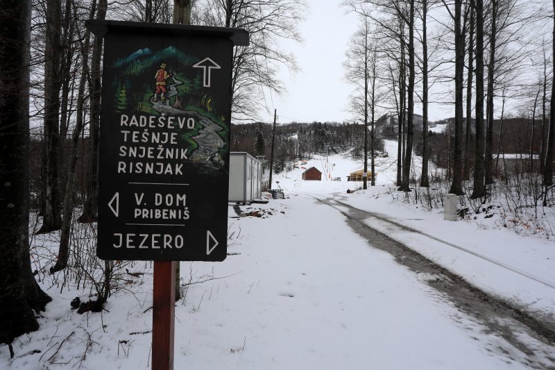 Snijeg je zabijelio skijalište Platak