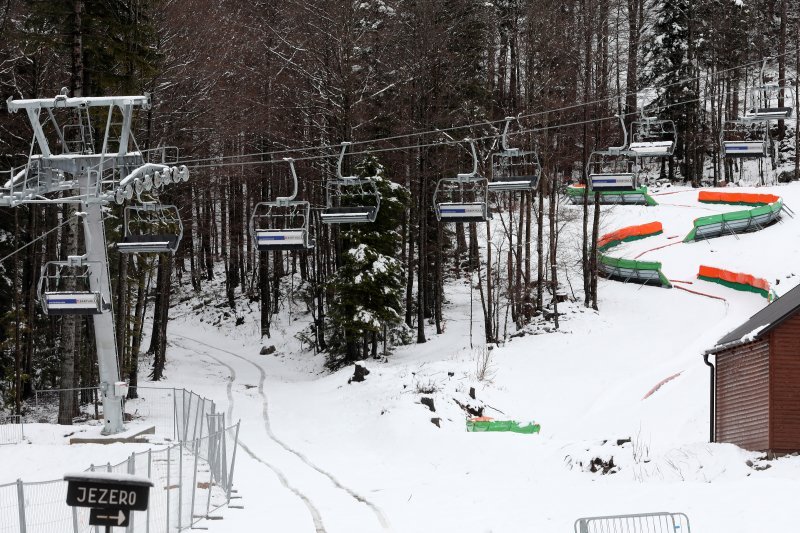 Snijeg je zabijelio skijalište Platak