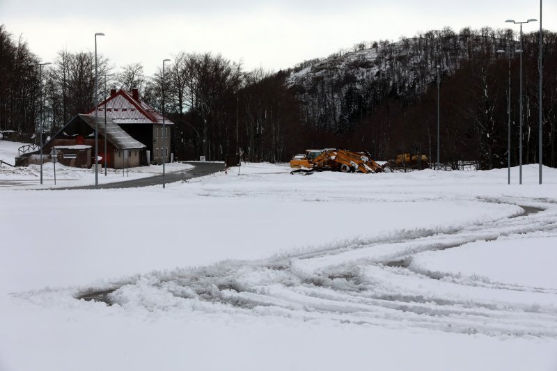 Snijeg je zabijelio skijalište Platak