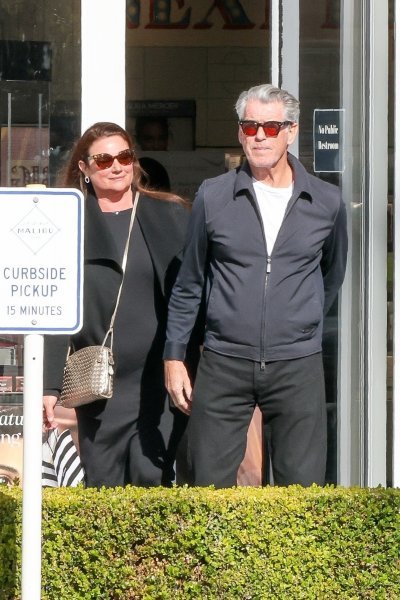 Pierce Brosnan i Keely Shaye Smith