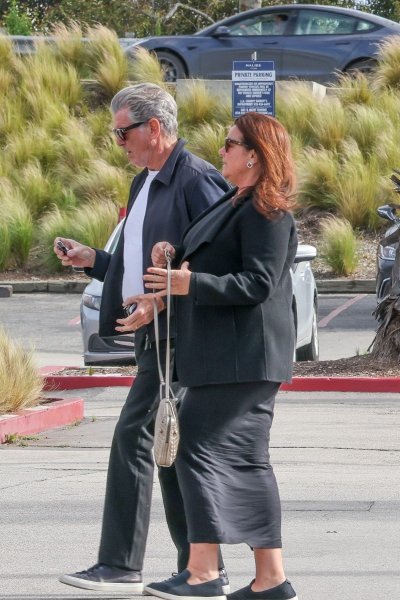 Pierce Brosnan i Keely Shaye Smith