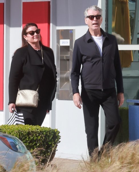 Pierce Brosnan i Keely Shaye Smith