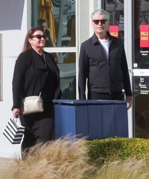 Pierce Brosnan i Keely Shaye Smith