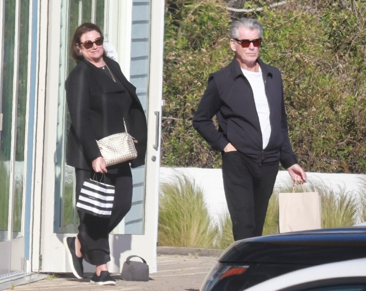 Pierce Brosnan i Keely Shaye Smith