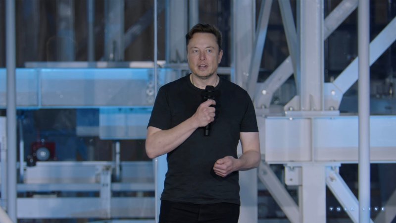 Elon Musk predstavio Teslinog robota Optimusa