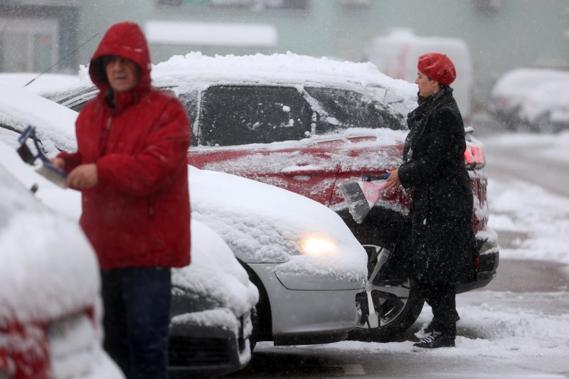 Sarajevo se jutros probudilo pod snježnim pokrivačem