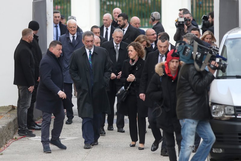 Brojni političari na uskrsnoj misi