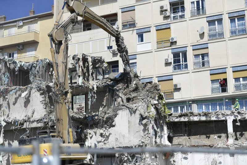 Nastavak rušenja hotela Marjan na Zapadnoj obali