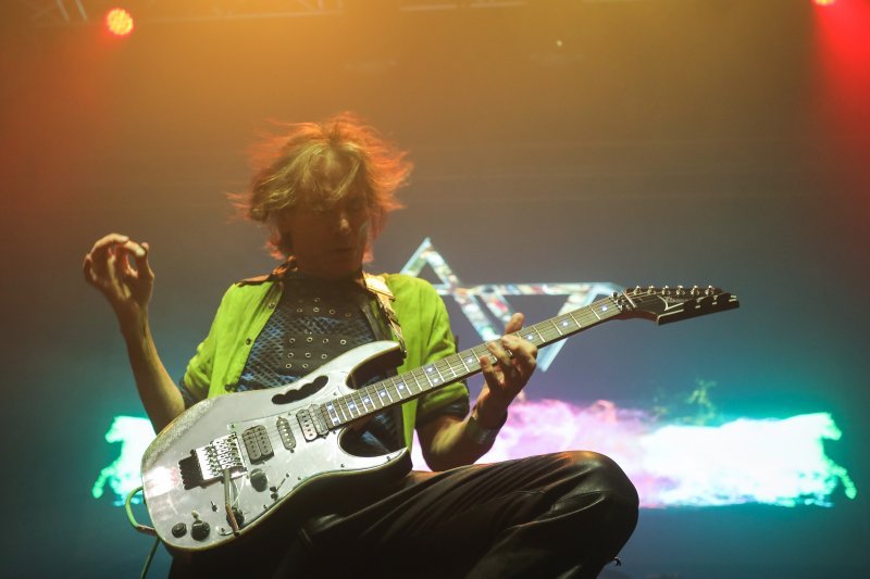 Steve Vai