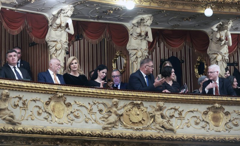 Sadašnji i bivši predsjednici RH u loži HNK