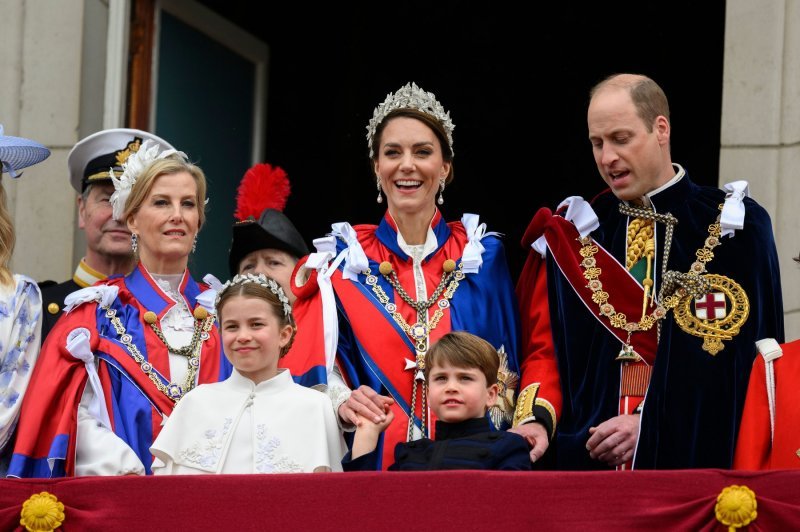 Princ Louis, princeza Charlotte, Kate Middleton, princ William, princ George