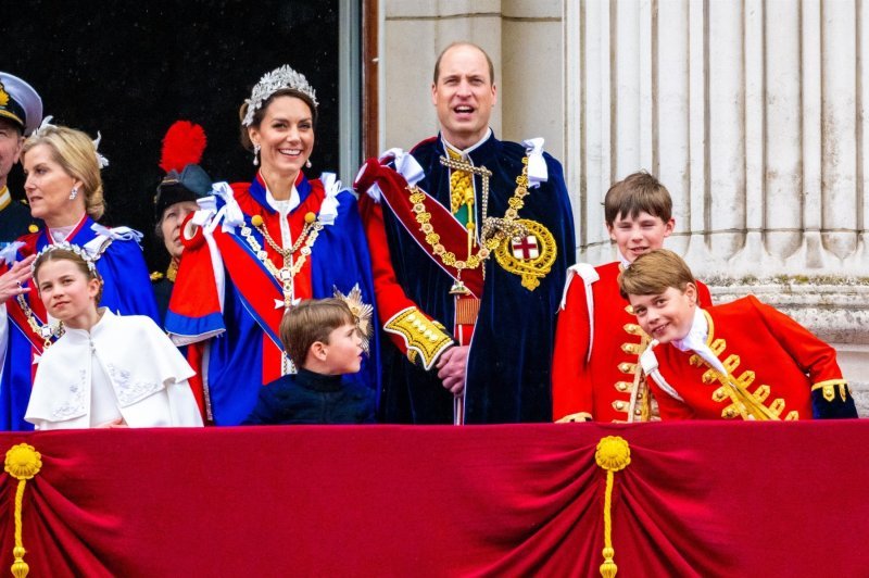 Princ Louis, princeza Charlotte, Kate Middleton, princ William, princ George