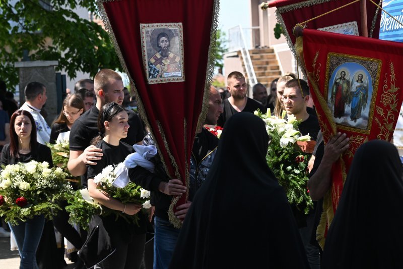 Pogreb troje ubijenih u mjestu Dubona kod Mladenovca