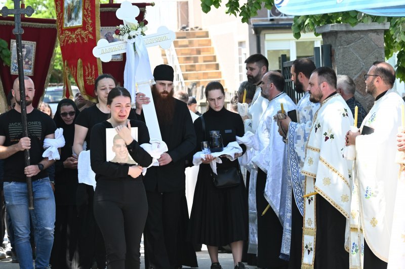 Pogreb troje ubijenih u mjestu Dubona kod Mladenovca