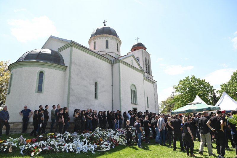 Pogreb troje ubijenih u mjestu Dubona kod Mladenovca