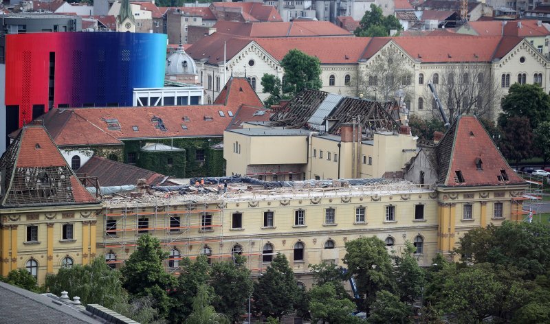 Pogled na krov Muzeja za umjetnost i obrt koji se nadavno urušio