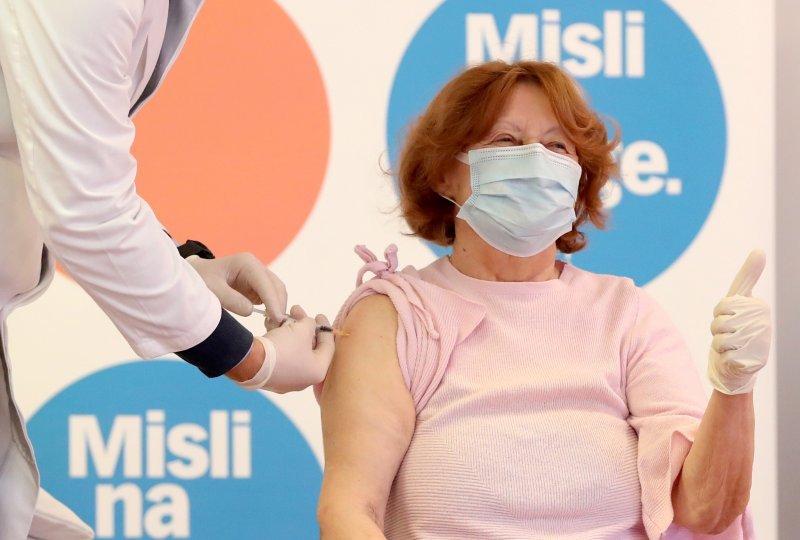 Branka Aničić primila je prvu dozu cjepiva protiv koronavirusa u Hrvatskoj