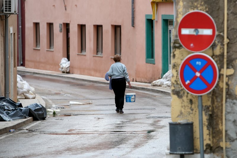 Razina poplave u Obrovcu za trećinu manja nego jučer