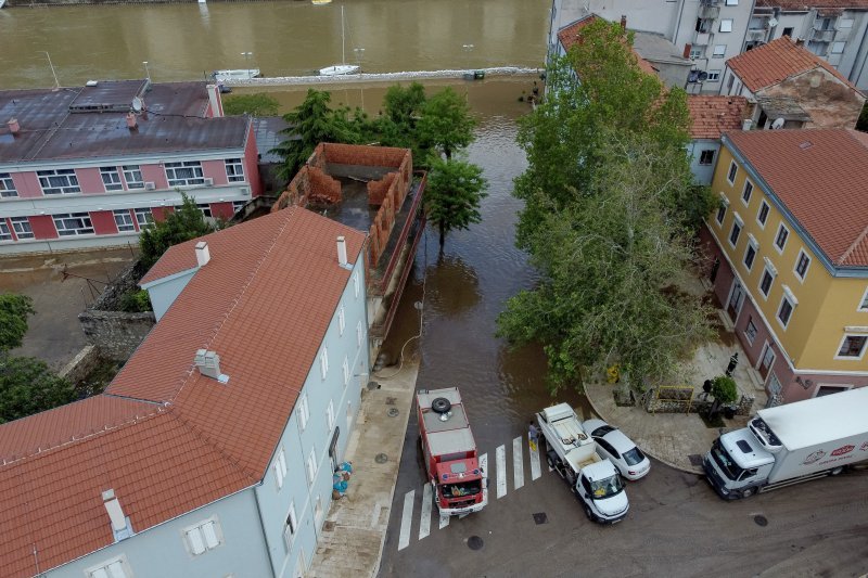 Povlačenje vode u Obrovcu