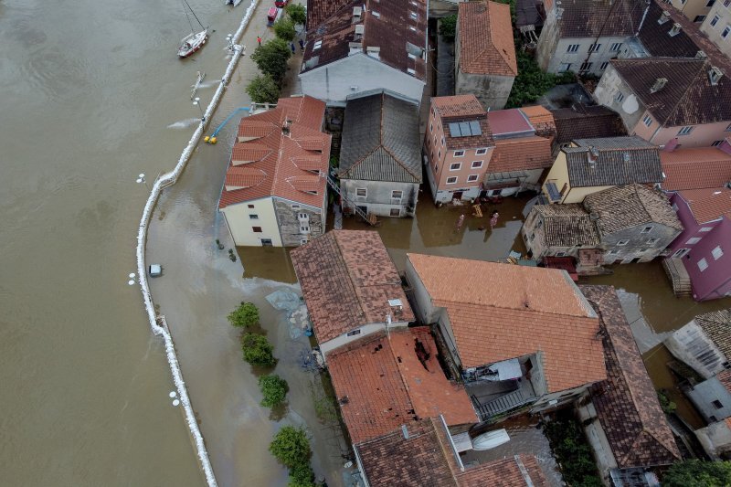 Povlačenje vode u Obrovcu