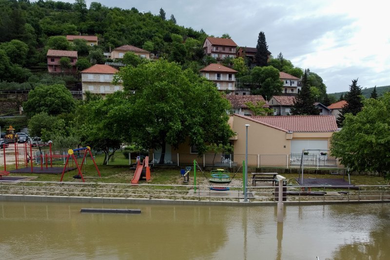 Povlačenje vode u Obrovcu