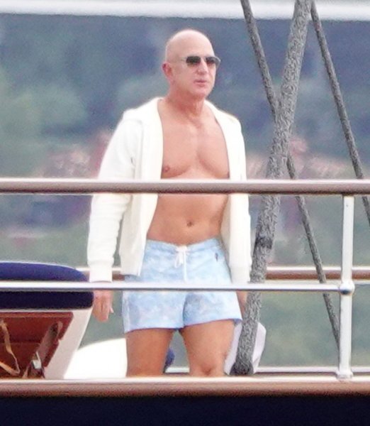 Jeff Bezos i Lauren Sanchez na novoj jahti